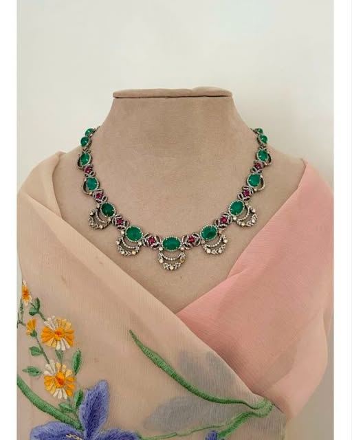 Emerald Sovereign Silver Necklace