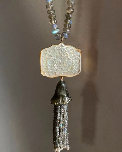 Nooré Sheen – The Moonlit Grace Pendant