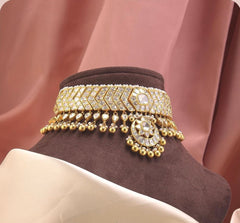 Crescent Choker