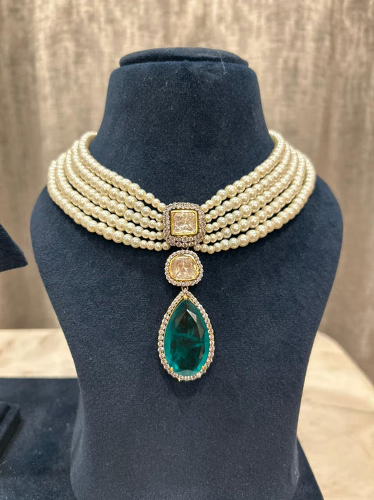 Verdant Empress Pearl Choker