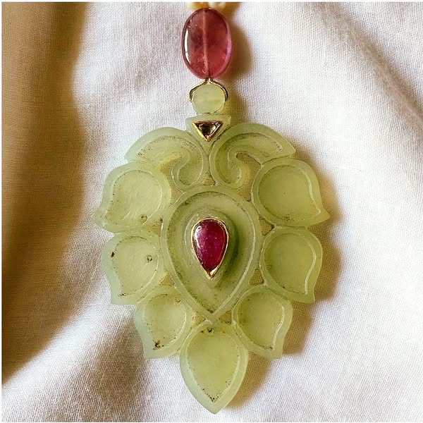 The Leaf Motif