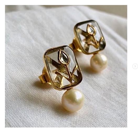Noor Gul Pearl Studs