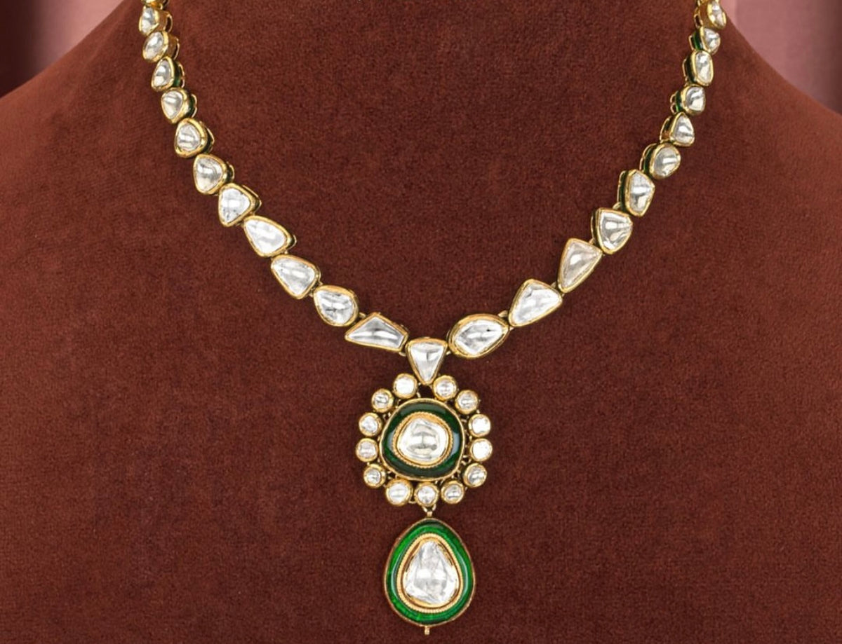 Simplicity Neckpiece