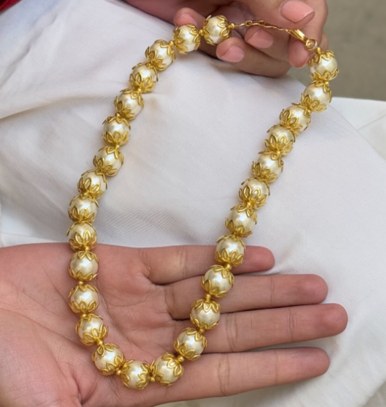 The Golden Globe Pearl Choker