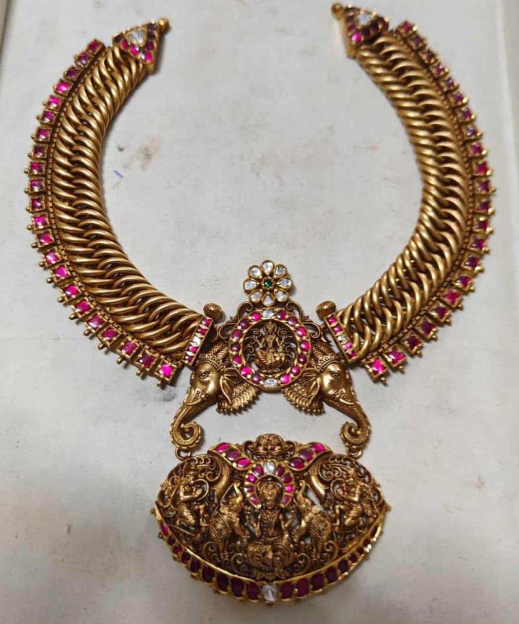 Mehraab Gulhaar Necklace