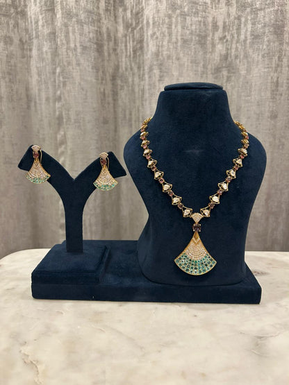 Royale Fancrest Enamel Set